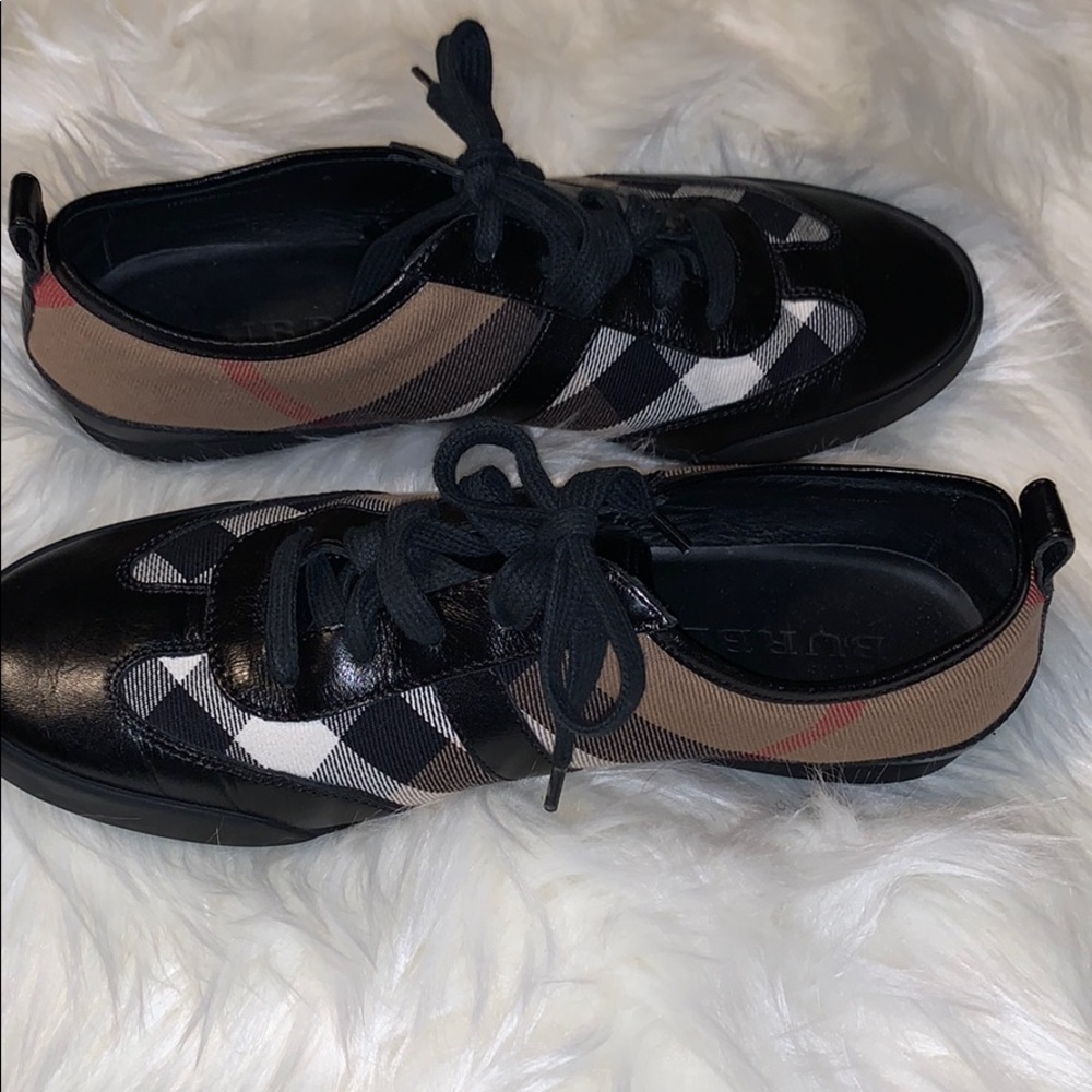 Burberry Sneakers - Picture 2 of 6
